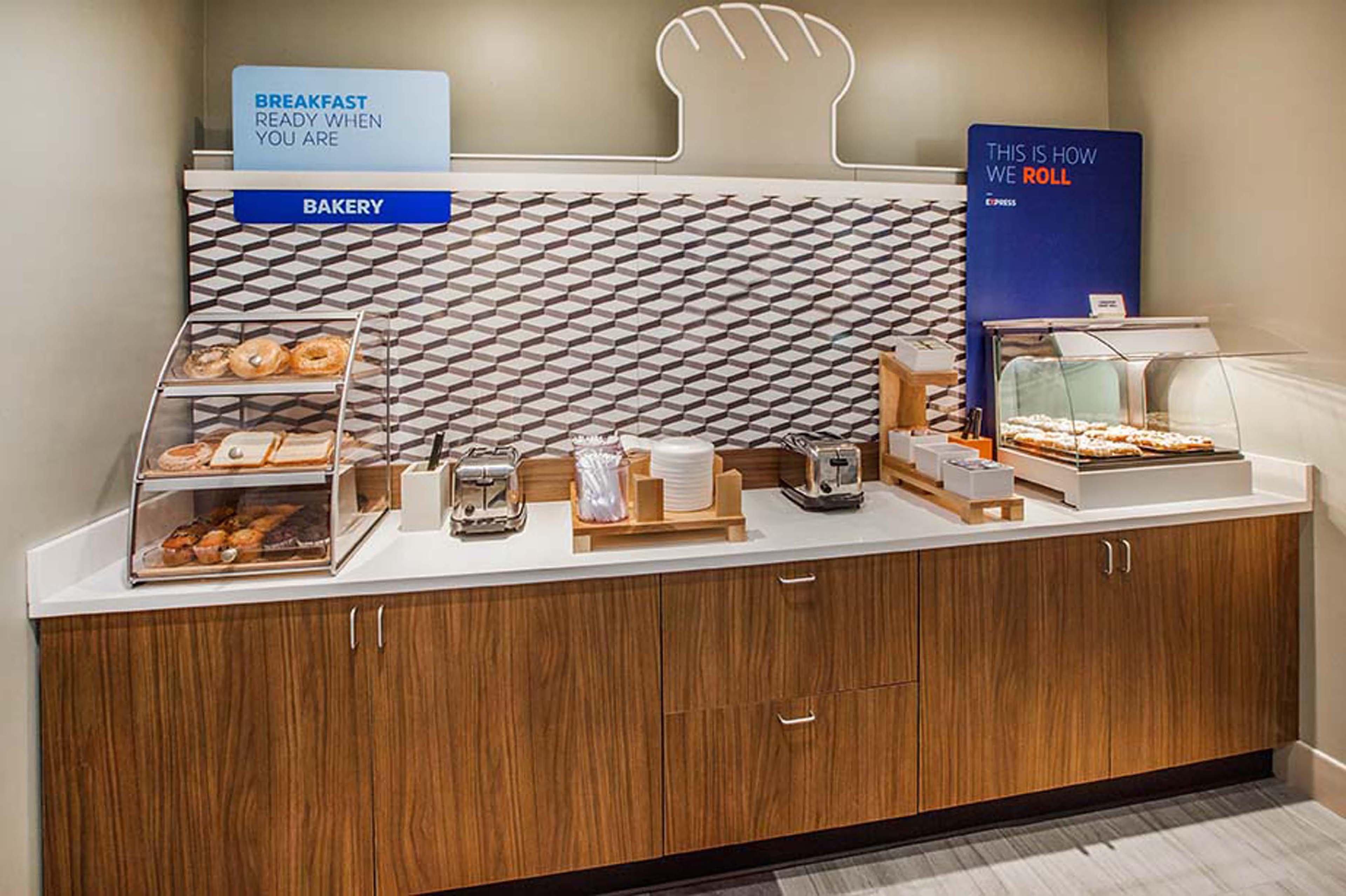 Holiday Inn Express & Suites Troy By Ihg Extérieur photo